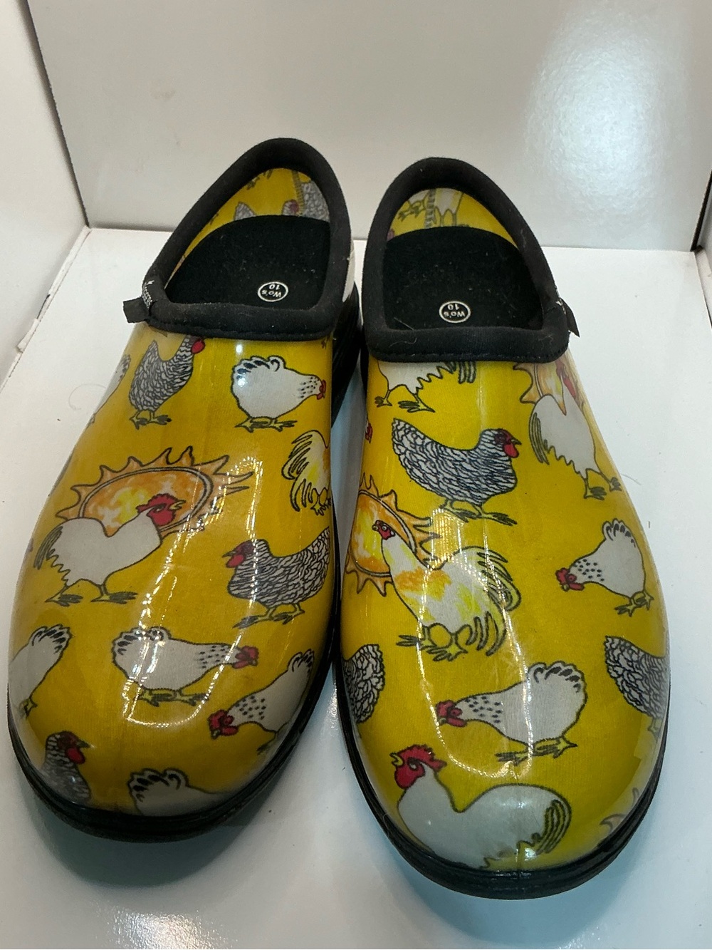 Sloggers Women’s Garden Clogs Size 10 Yellow Chicken Rooster Waterproof Shoe